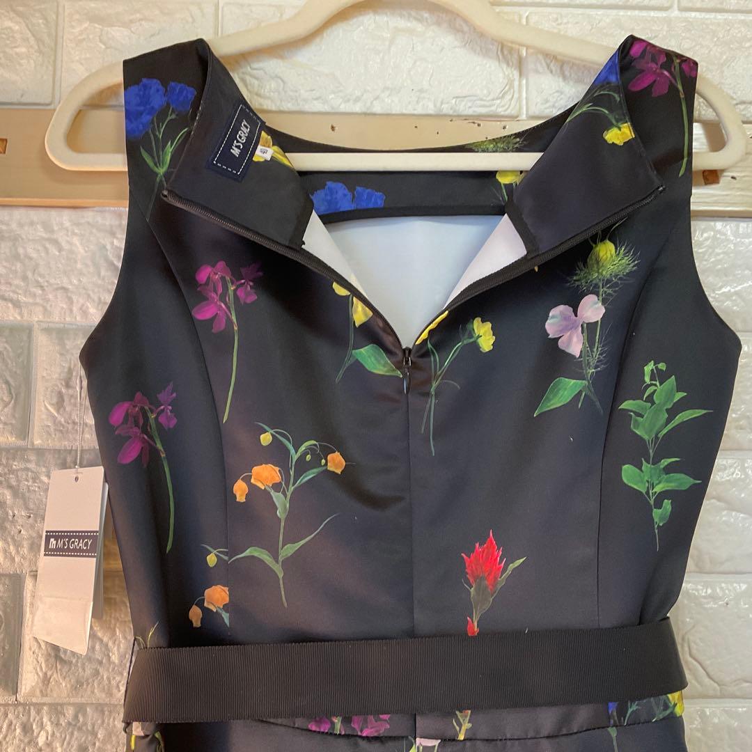 最終値下げ。エムズグレイシー　サテンブラック花柄ワンピース　未使用タグ付き