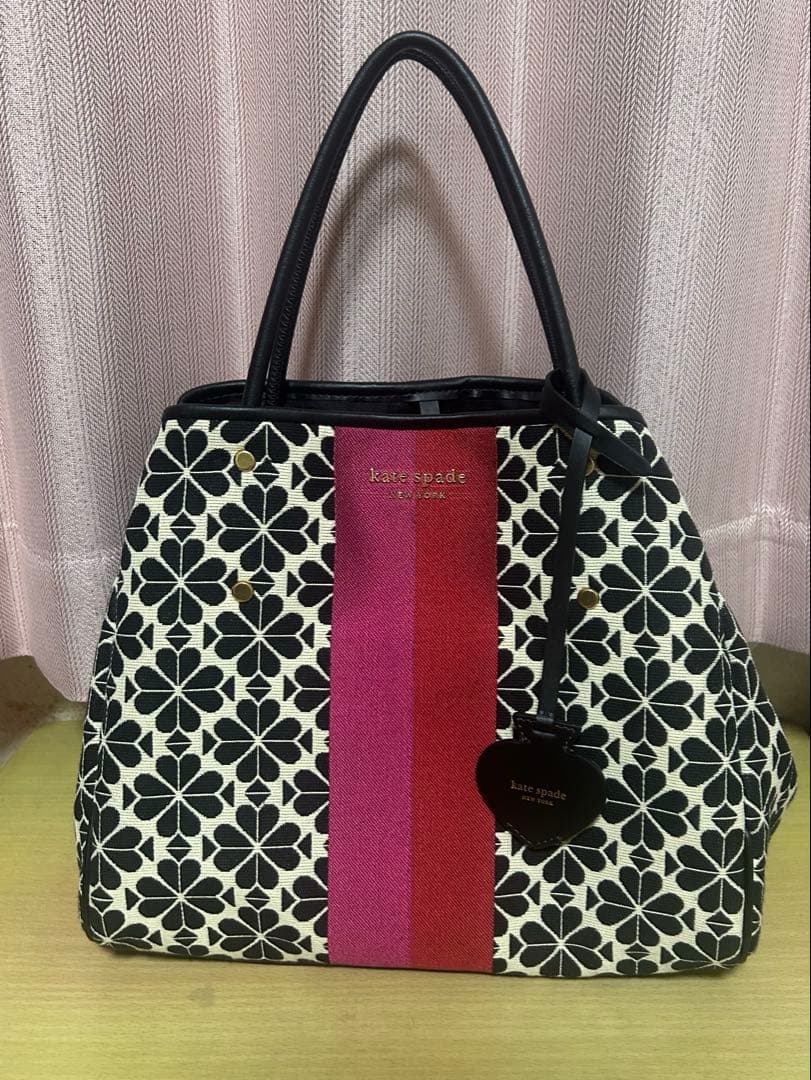 ケイトスペード　katespade バッグ　クローバー　ショルダーバッグ　トート