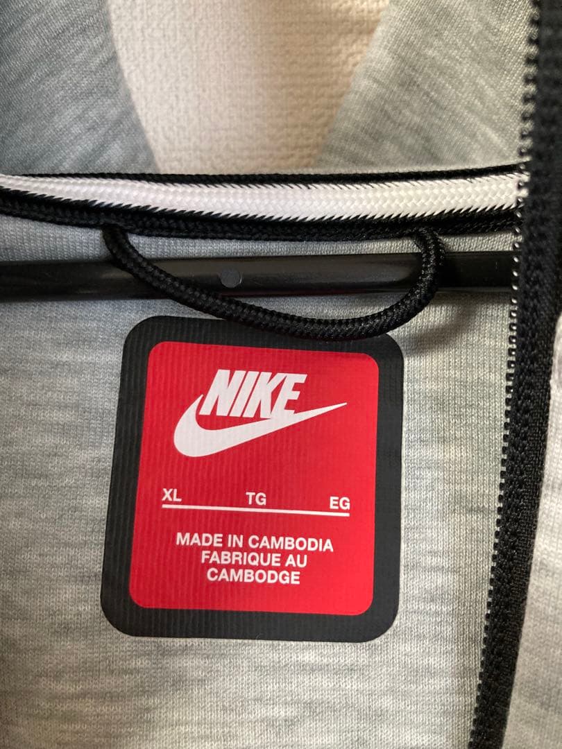 美品　ナイキ　NIKE テックフリース　パーカー　フルジップ　グレー　XL
