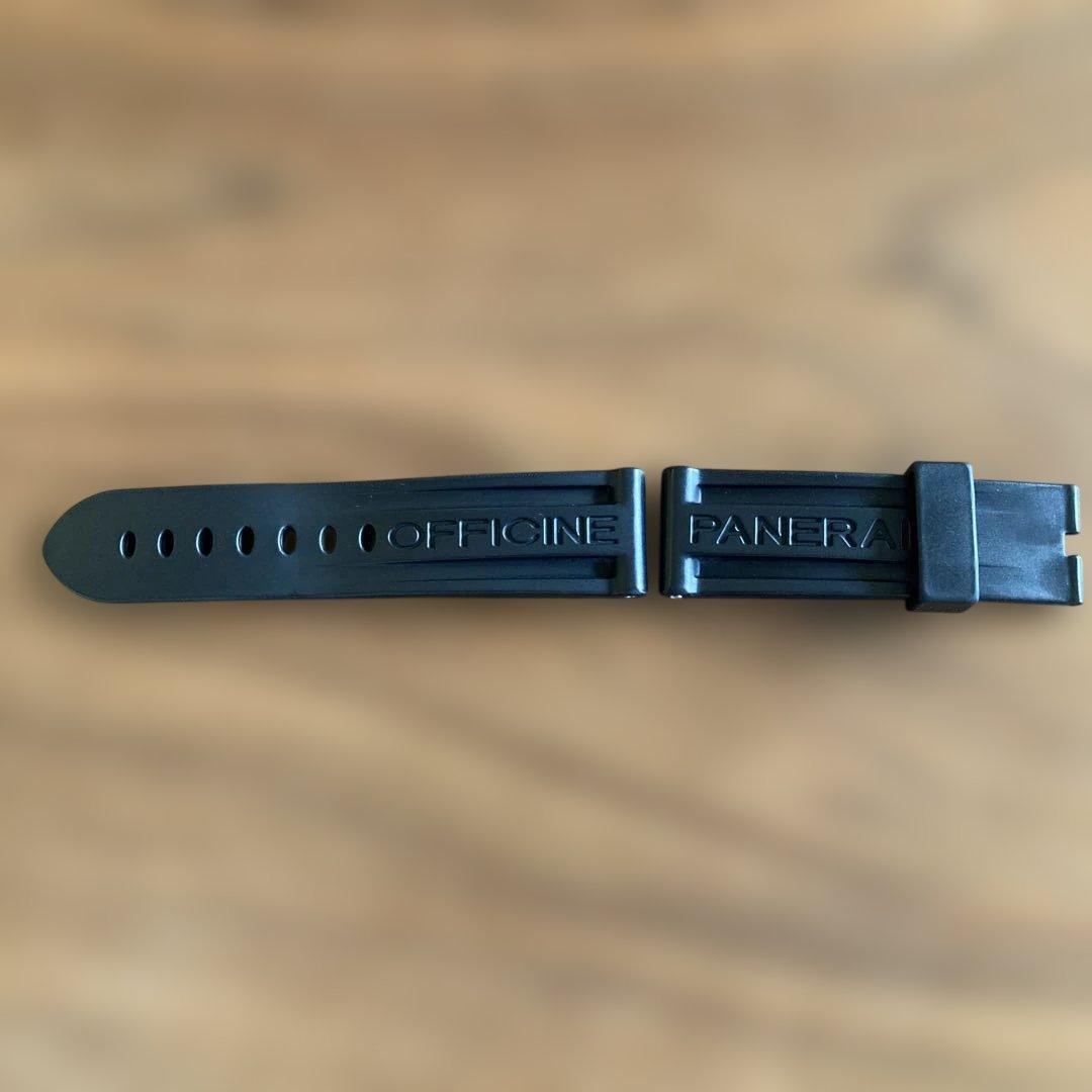 PANERAI ブラック ラバーベルト ケース付き