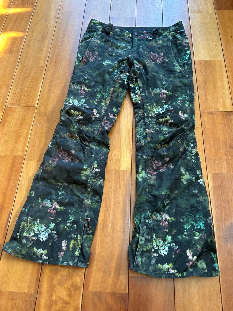 美品　VOLCOM GORE-TEX 花柄　レディースパンツ M