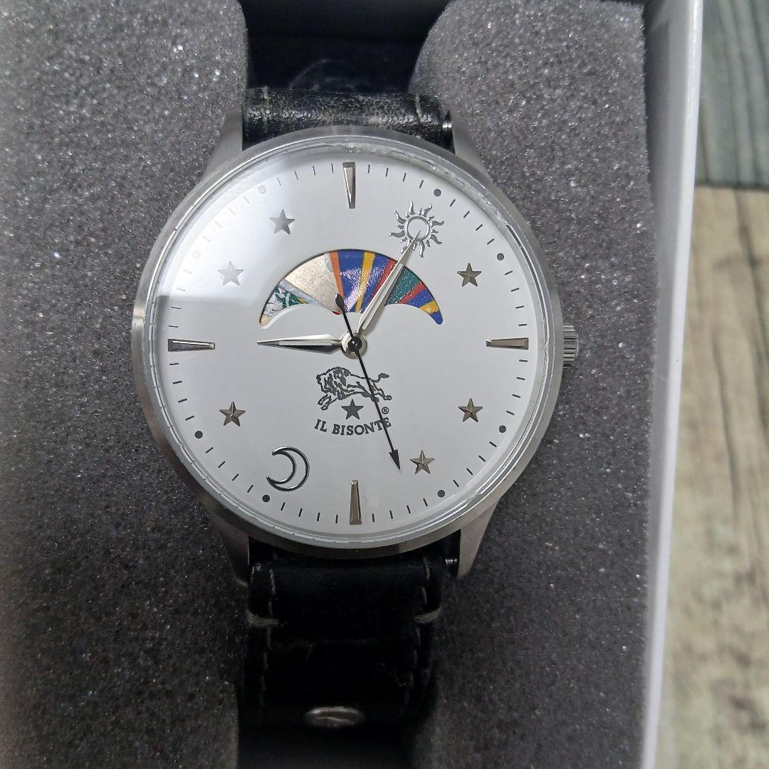 Nendoイルビゾンテ　アナログ腕時計牛革ベルト付き サン&ムーン