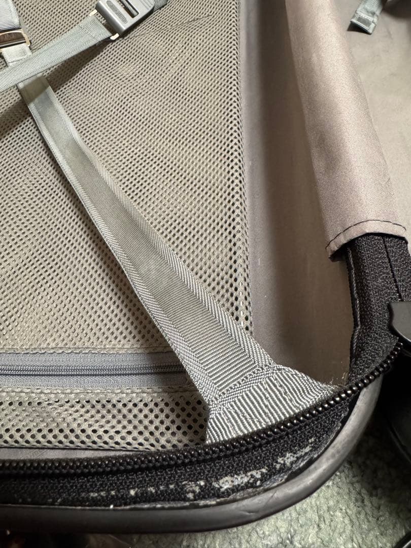 RIMOWA ブラック キャリーケース 中型