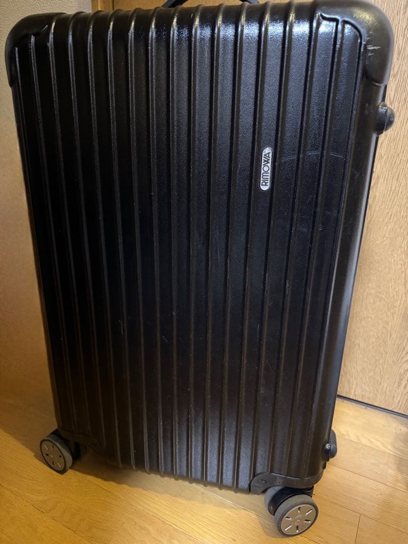 RIMOWA ブラック キャリーケース 中型