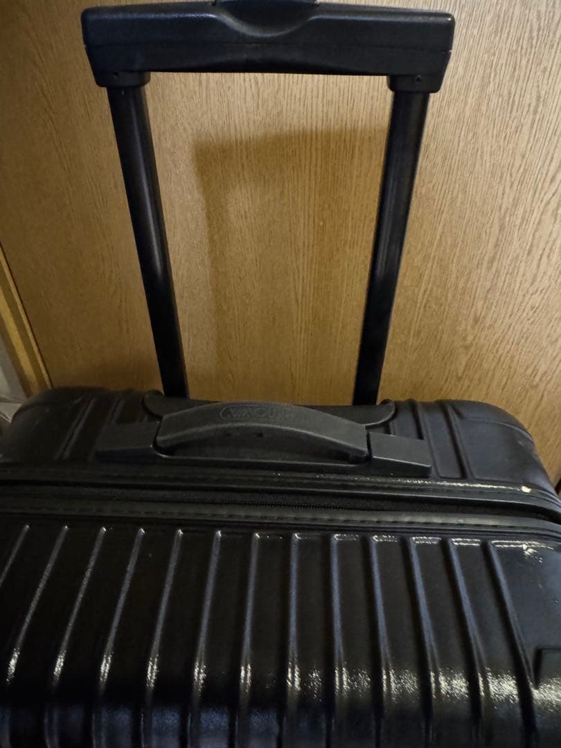 RIMOWA ブラック キャリーケース 中型