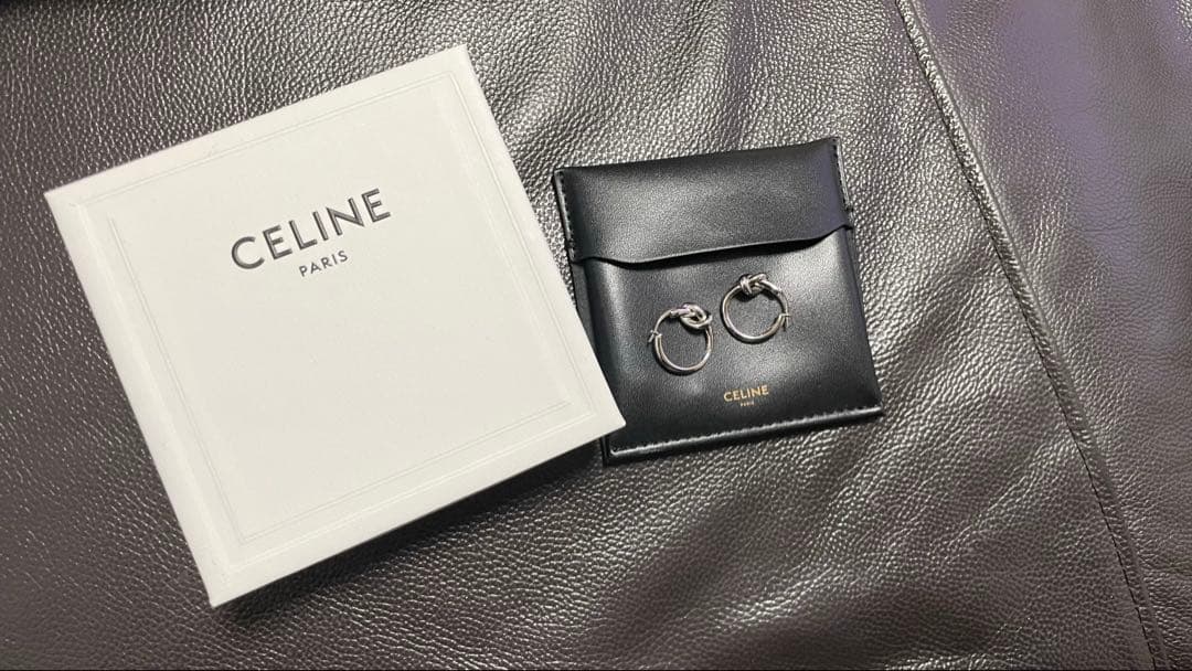 celine ノットピアス
