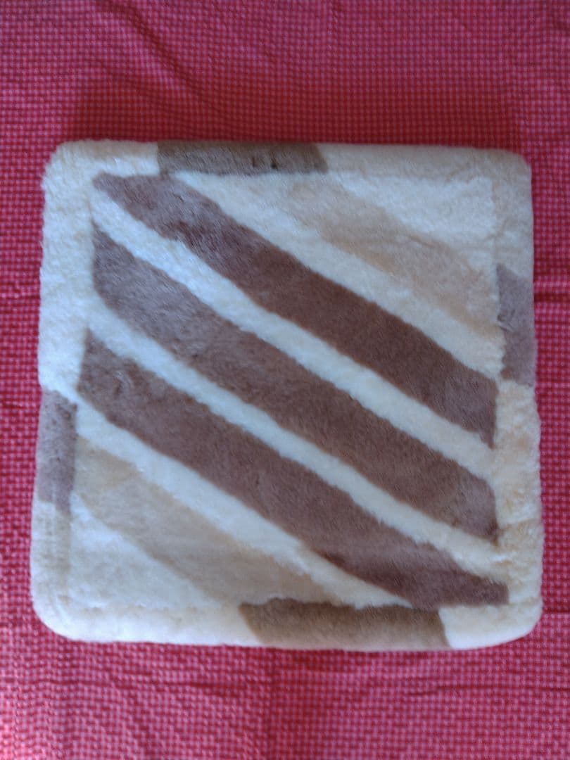 エクセルヒューマンExcelHuman ムートン座布団　新品未使用