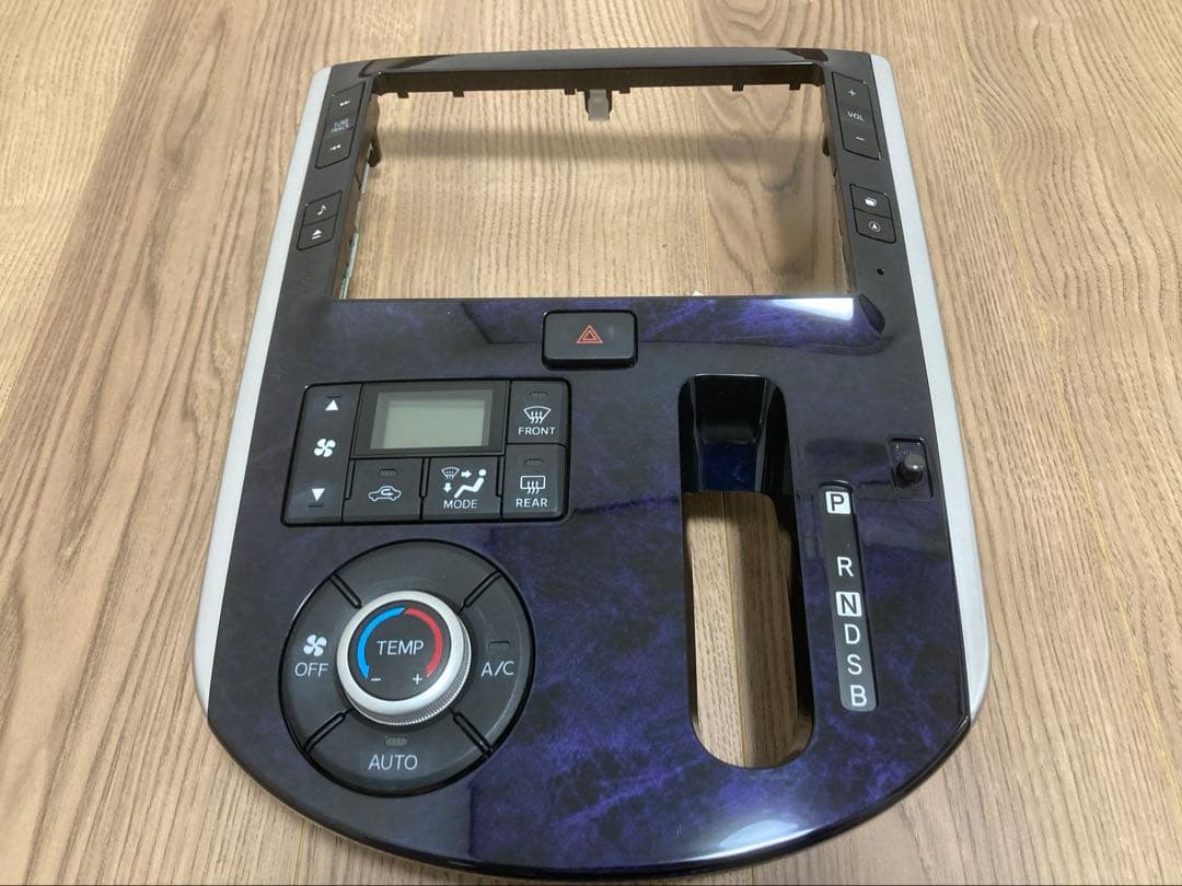 完動品　タント　LA600S 8インチナビ