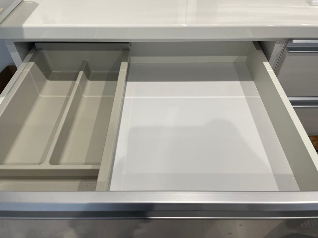 ホワイト 食器棚・配送料込み！