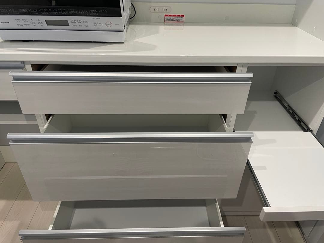 ホワイト 食器棚・配送料込み！