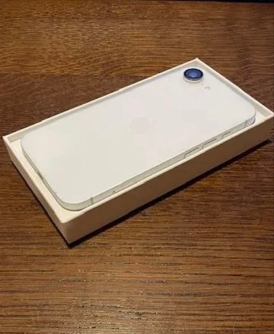 Apple iPhone16e バッテリ−100％