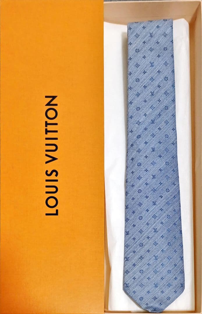 LOUIS VUITTON 青いネクタイ