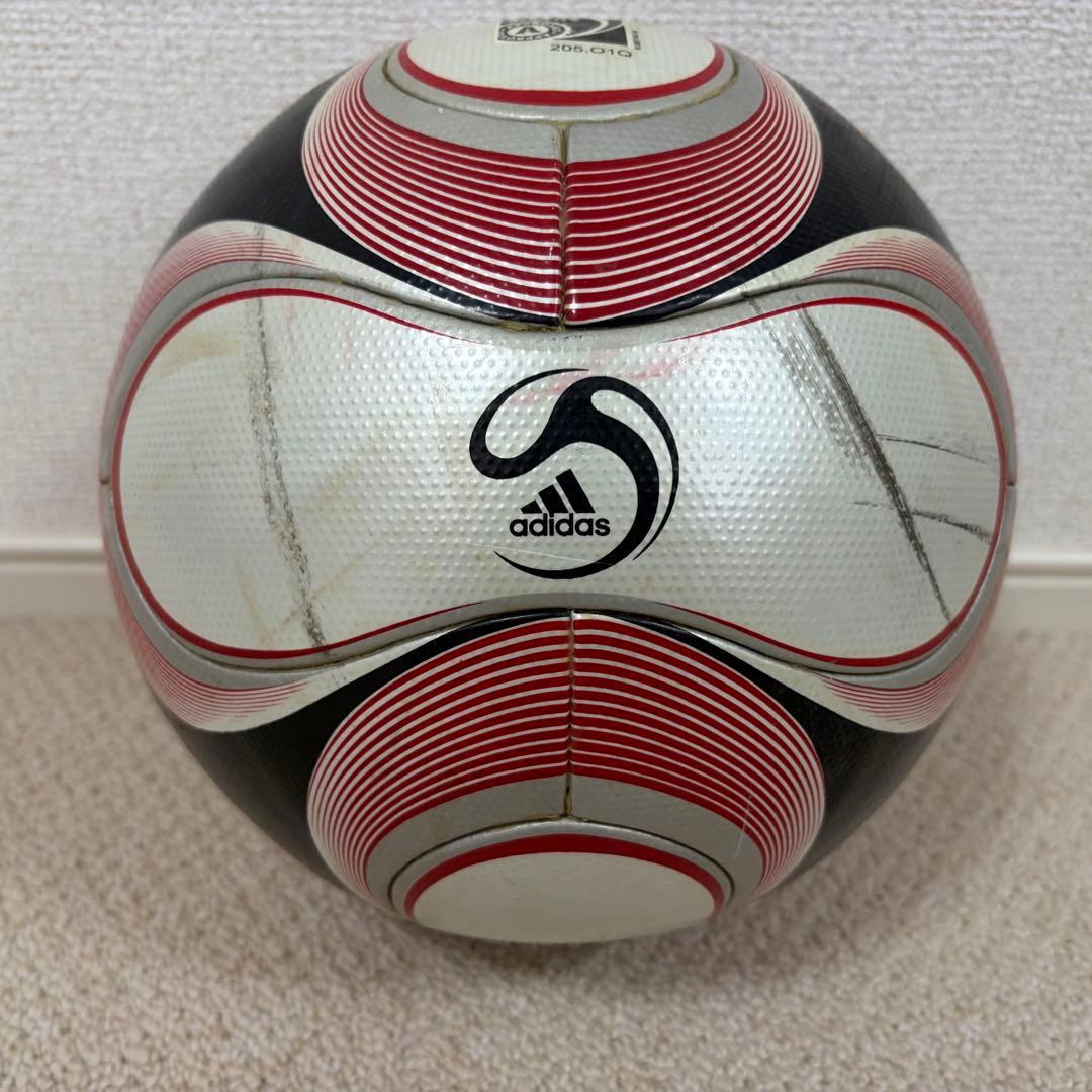 adidasチームガイスト2 FIFA 赤　白　黒