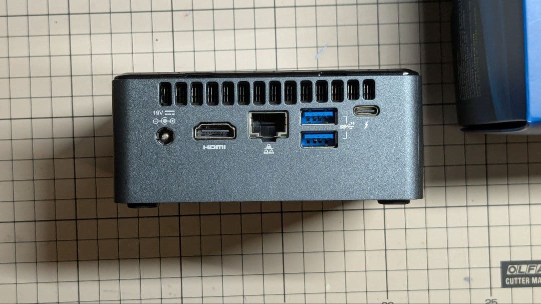 NUC8i3BEH Core i3 メモリ16GB 小型PC Win11対応