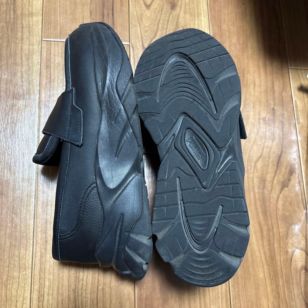PUMA ブラック スリッポンスニーカー ローファースニーカー　25cm プーマ