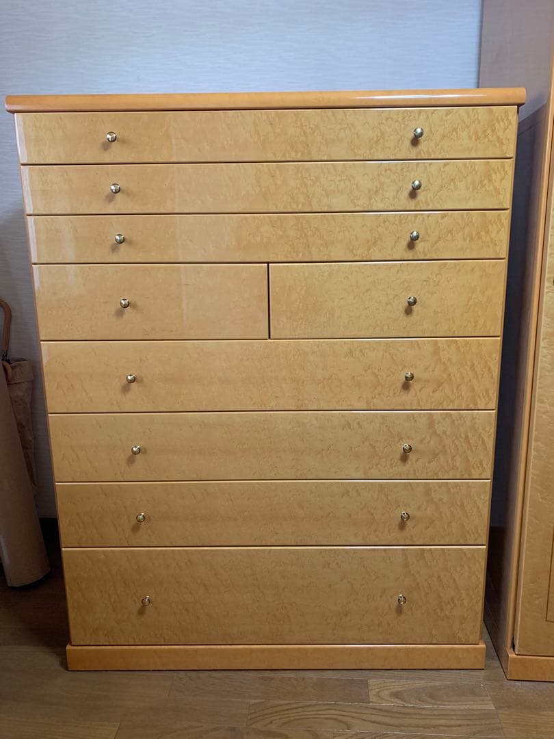 府中家具　　洋服タンス バーズアイメープル材使用