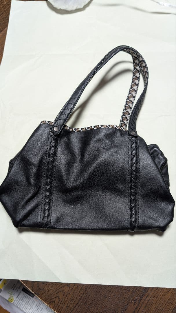 ♡　BOTTEGA VENETA ブラックレザーバッグ　正規品