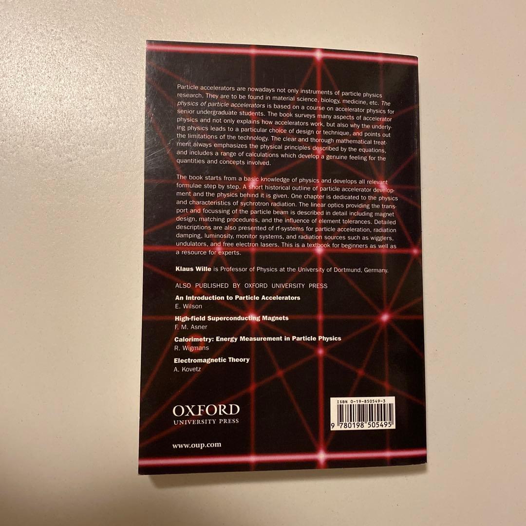 洋書 The Physics of Particle Accelerators