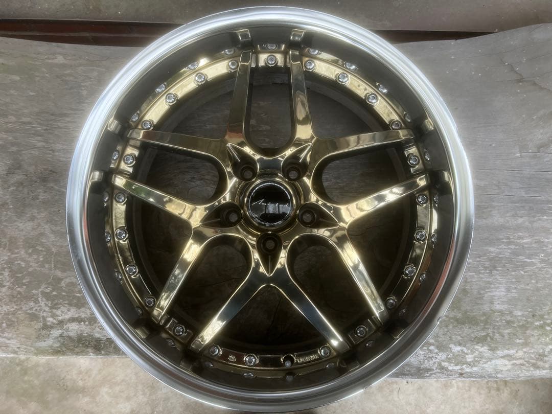 アミスタッド シャルム 19インチホイール