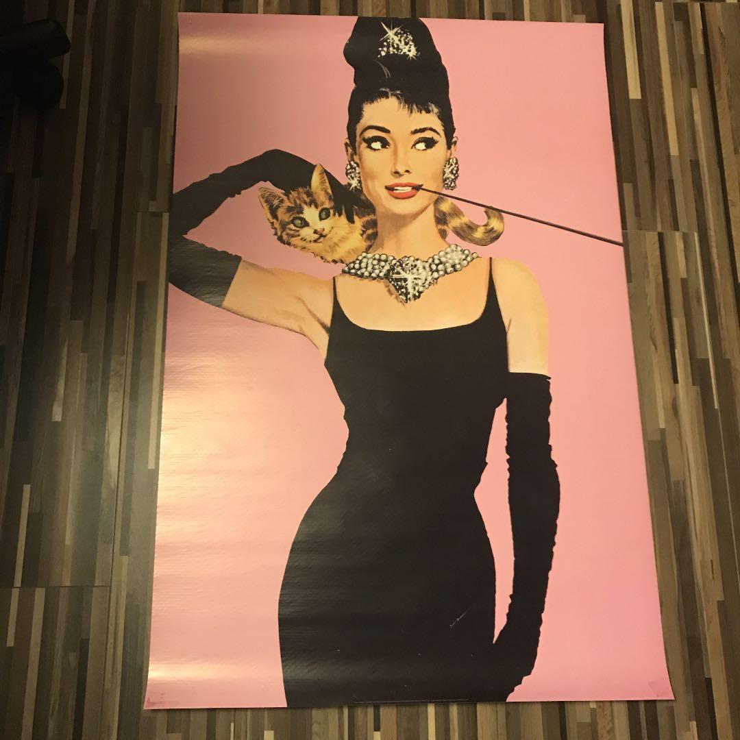 ポスター大型　　オードリーヘップバーン　920❎610