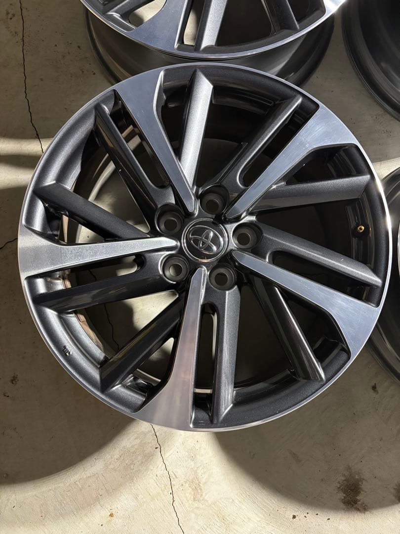 カローラクロス　純正　ホイール　18インチ　4本セット