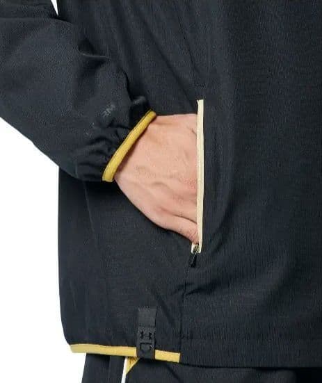 アンダーアーマー ジャケット ブラック/ゴールド　上下セット