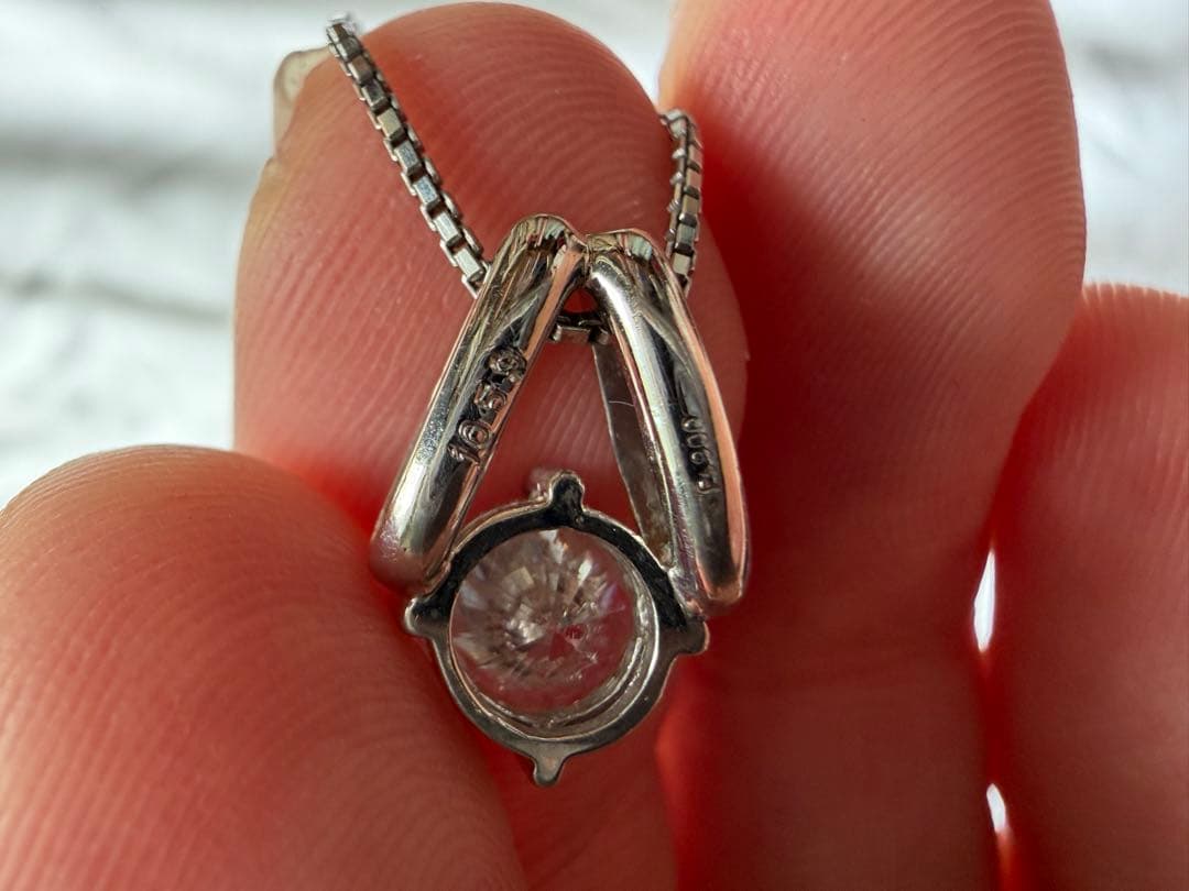 クリスタル風ストーン付きネックレス　pt850、pt900刻印