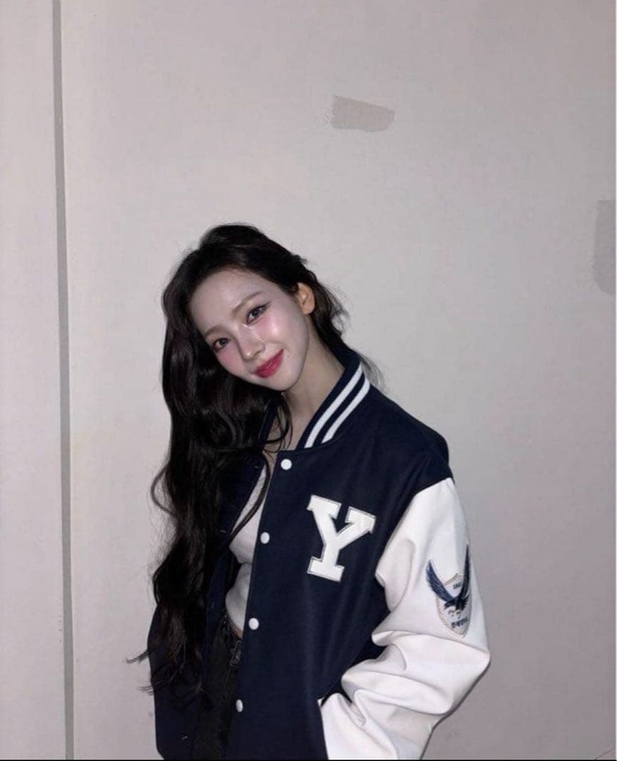 韓国延世大学公式ジャケット　aespa着用