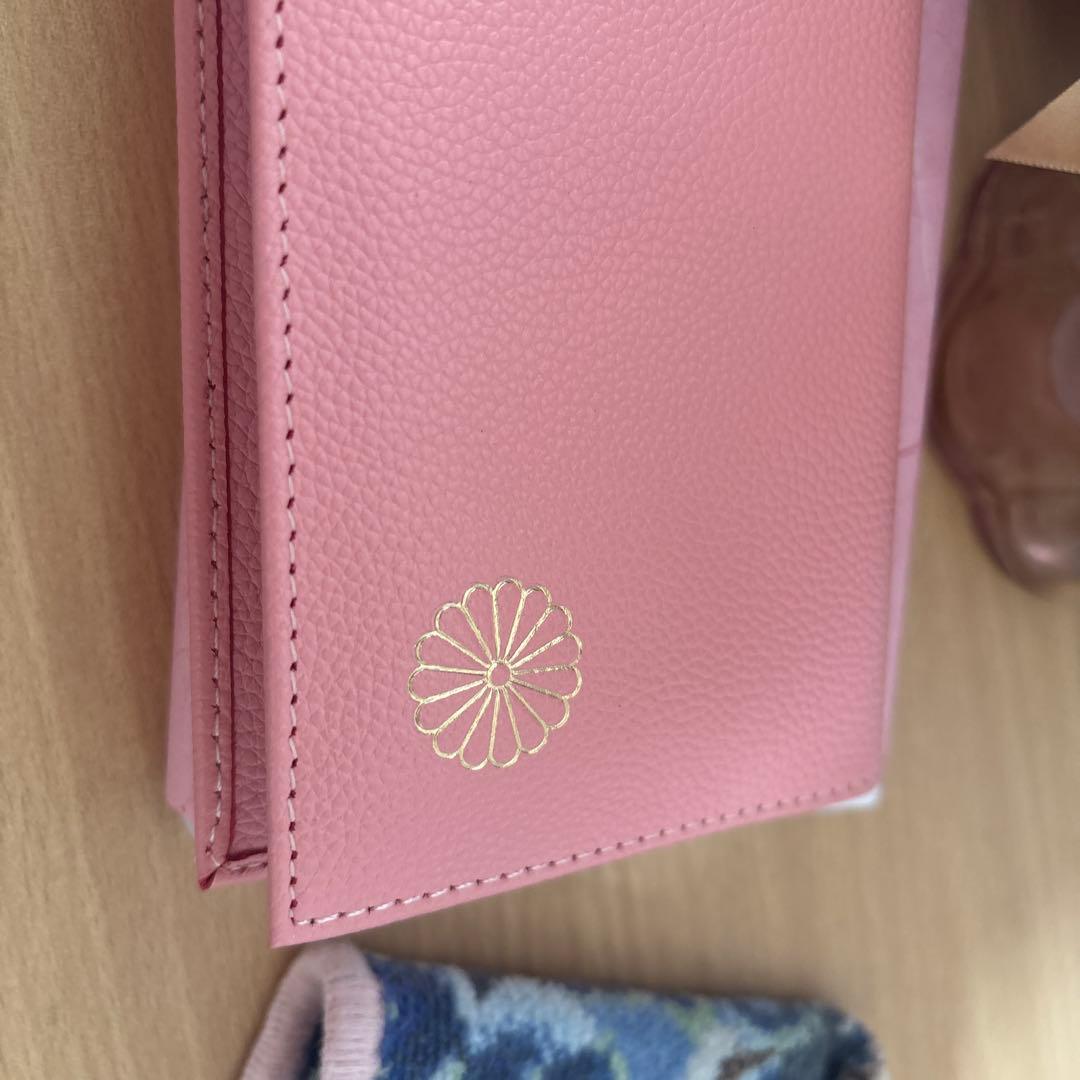 皇室長財布　ピンク レザー 長財布 箱付き