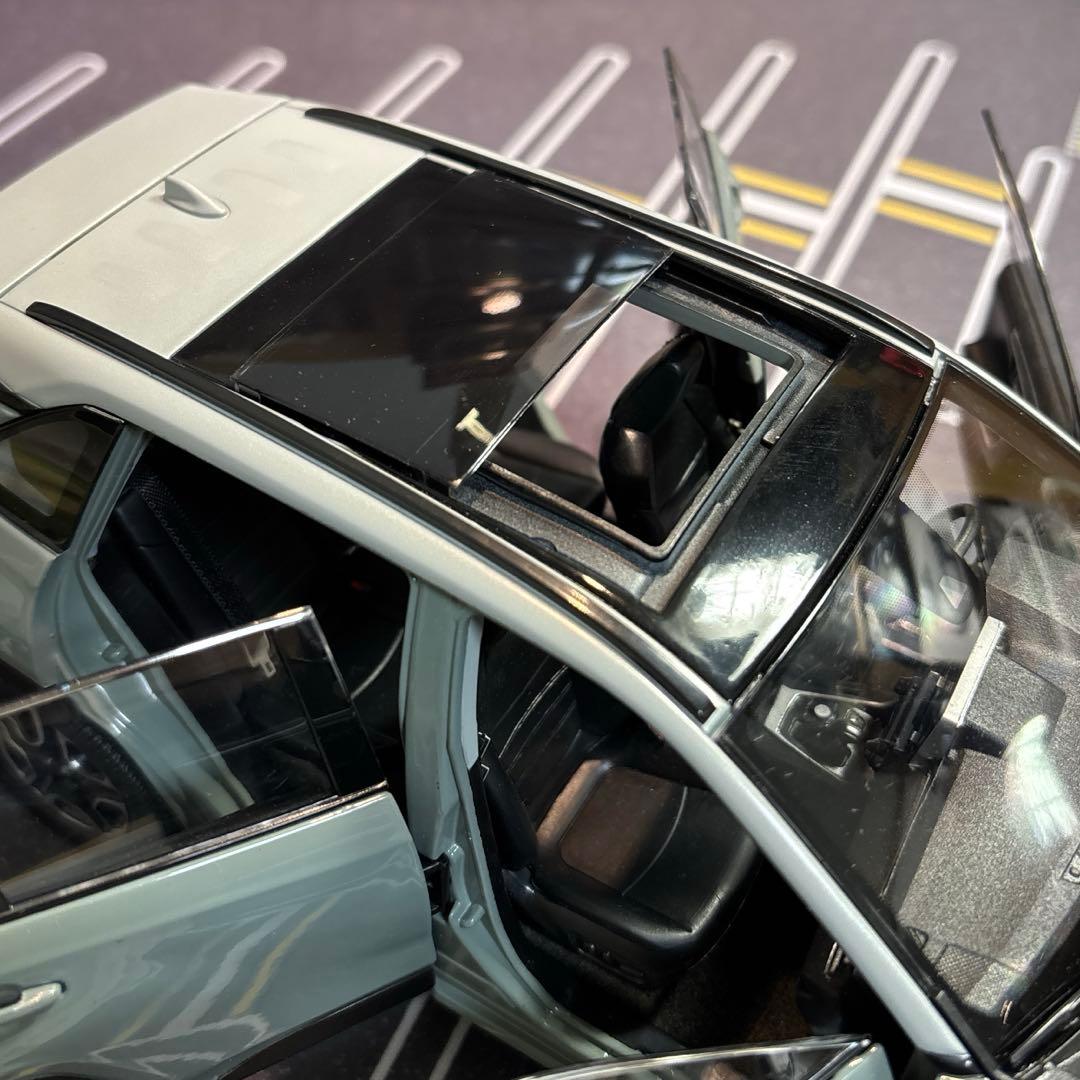 1/18 トヨタRAV4アッシュグレーメタリック×アーバンカーキ フル開閉モデル