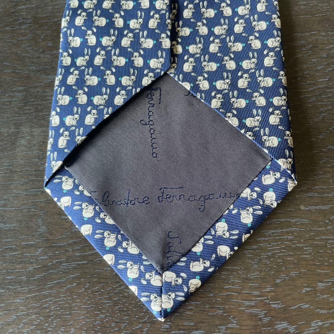 Salvatore Ferragamo ネクタイ ネイビー 新品未使用