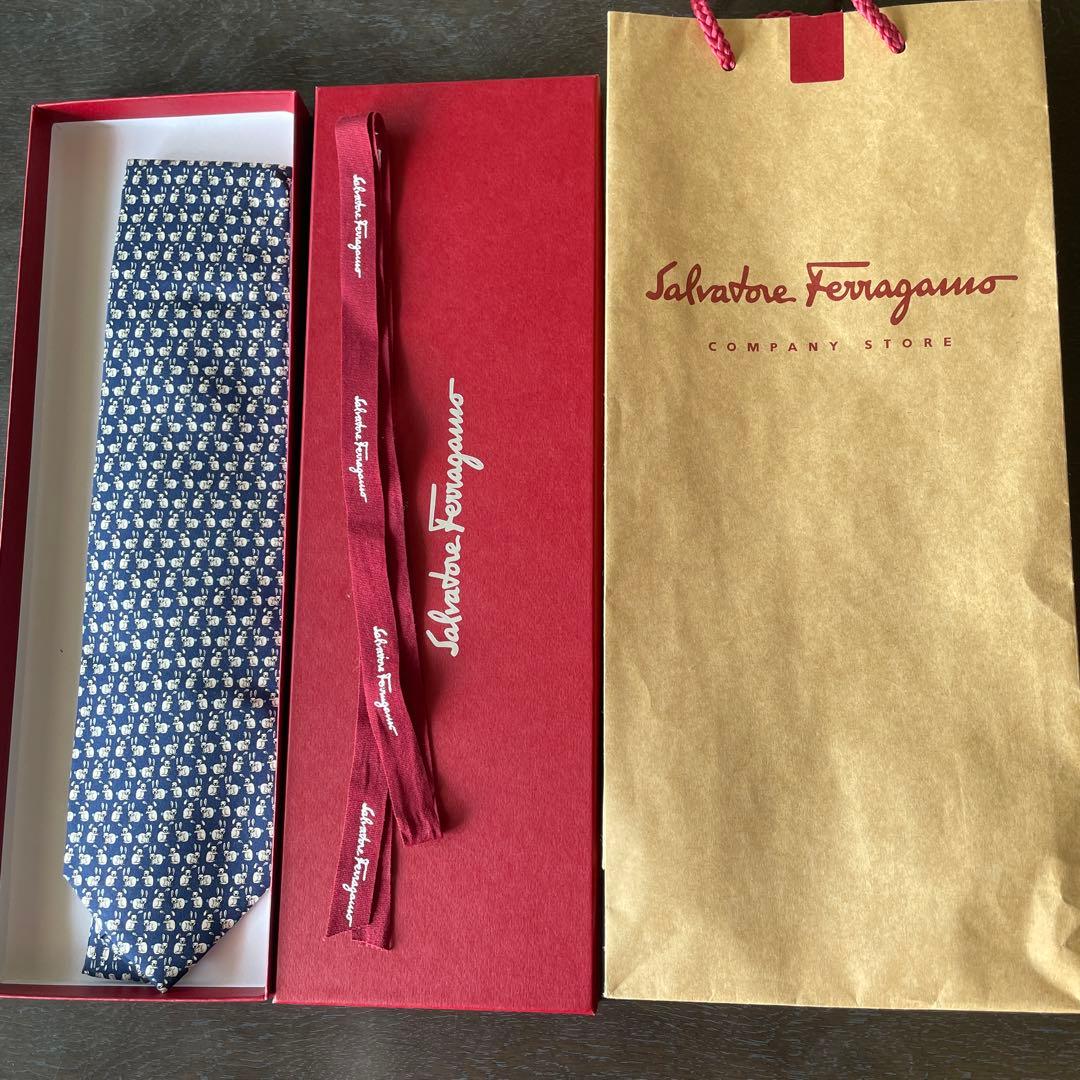 Salvatore Ferragamo ネクタイ ネイビー 新品未使用