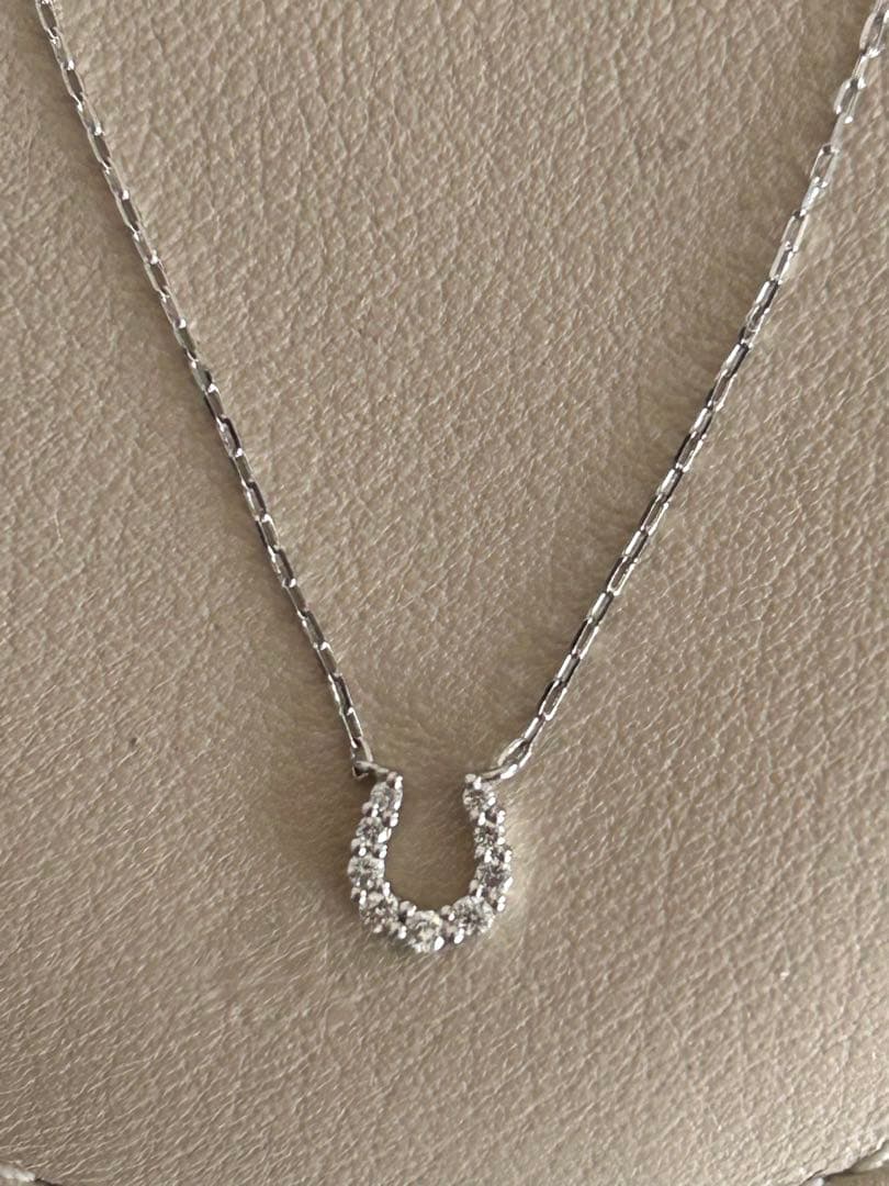 4℃ K10WG ダイヤモンド　ホースシュー　ネックレス