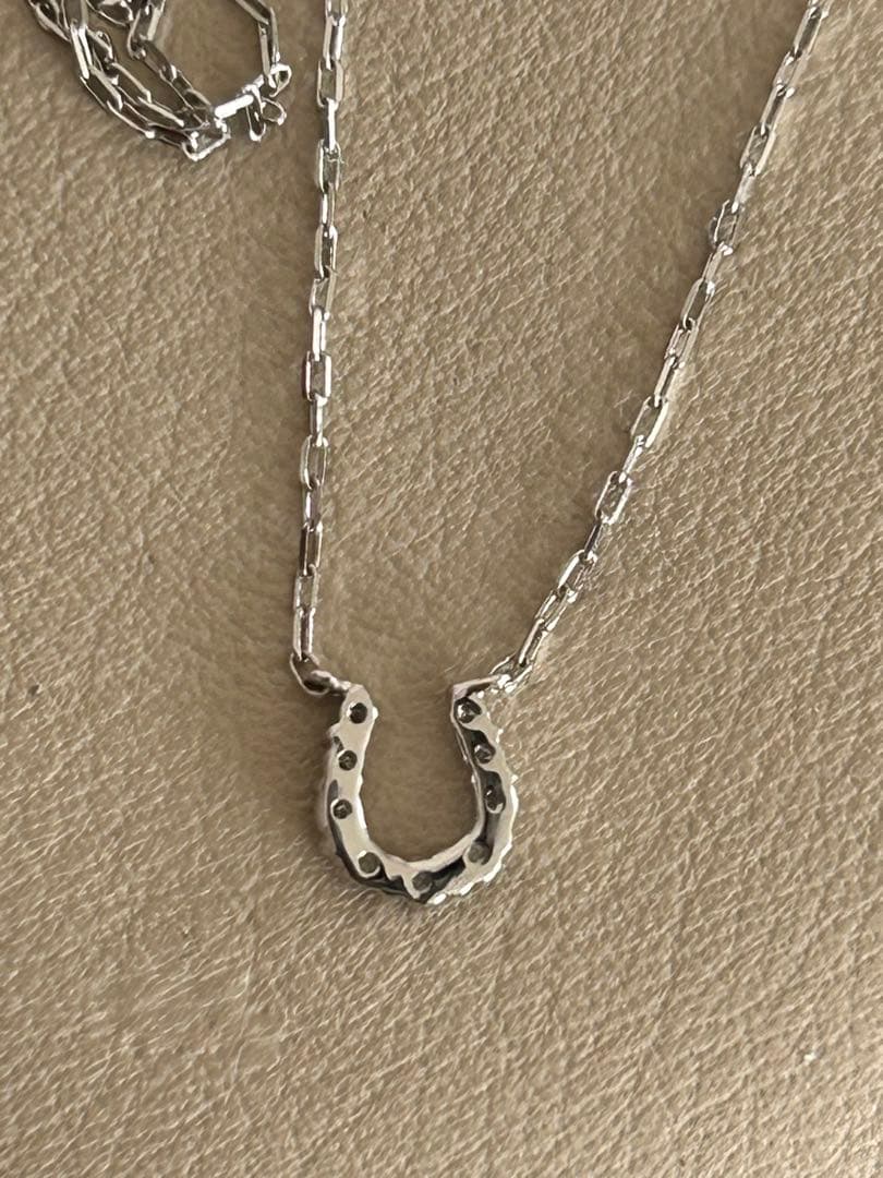 4℃ K10WG ダイヤモンド　ホースシュー　ネックレス