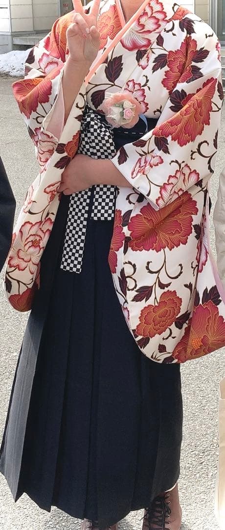 創美苑　袴4点セット　美品　卒業式　ベージュ　花柄　黒　(最終値下げ)