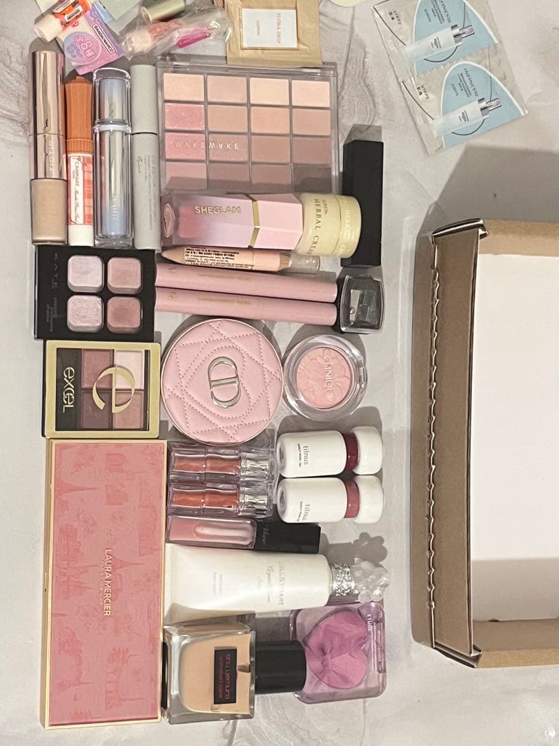 GW特別価格　コスメまとめ売り