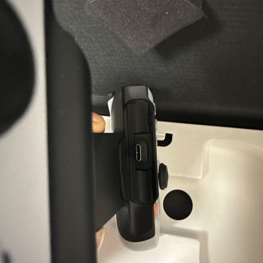 スマートフォン用ゲームコントローラーバックボーン