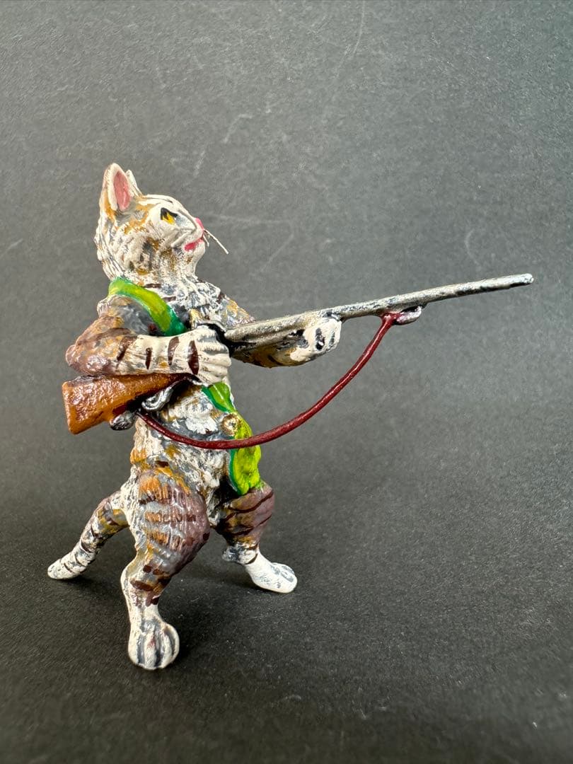 ヴィエナブロンズ　【猫のハンター】