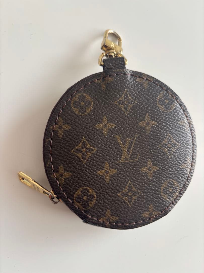 た*レ様 Louis Vuitton ケース