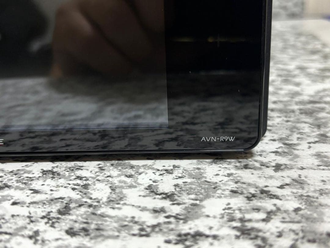 カーナビ AVN-R9W