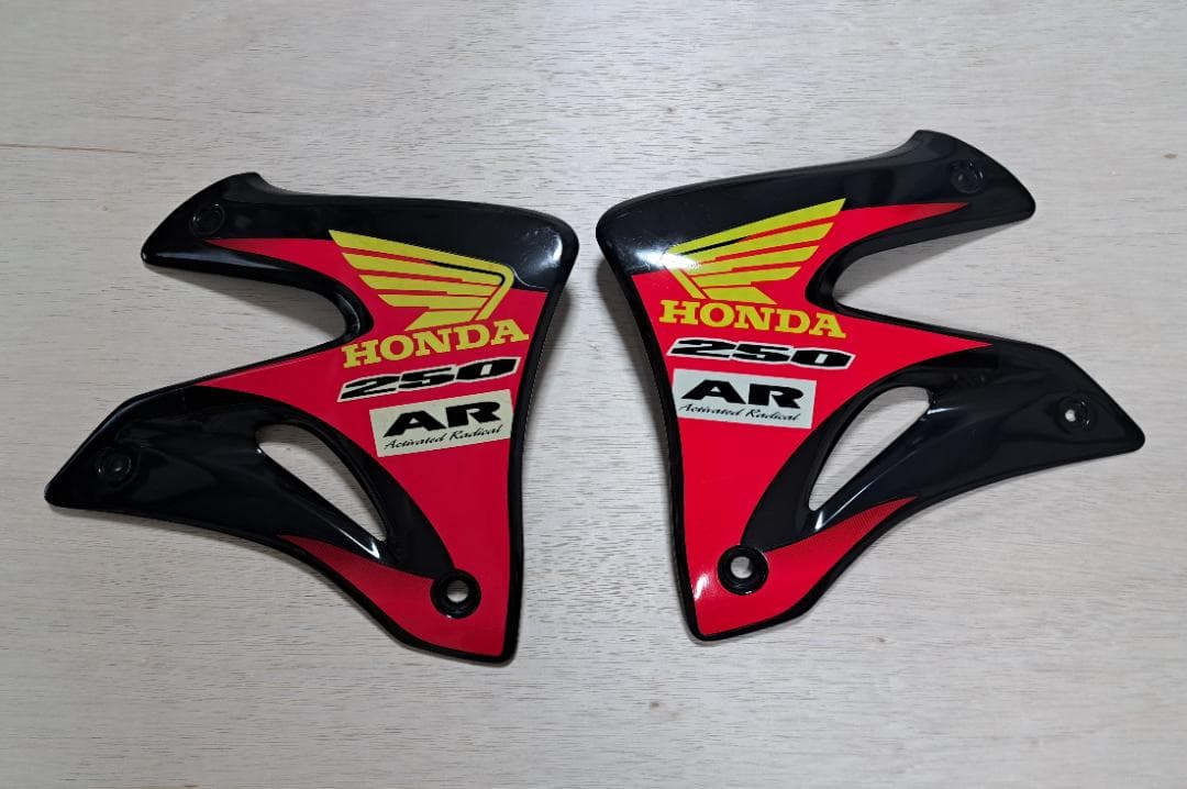 HONDA CRM250AR シュラウド 左右