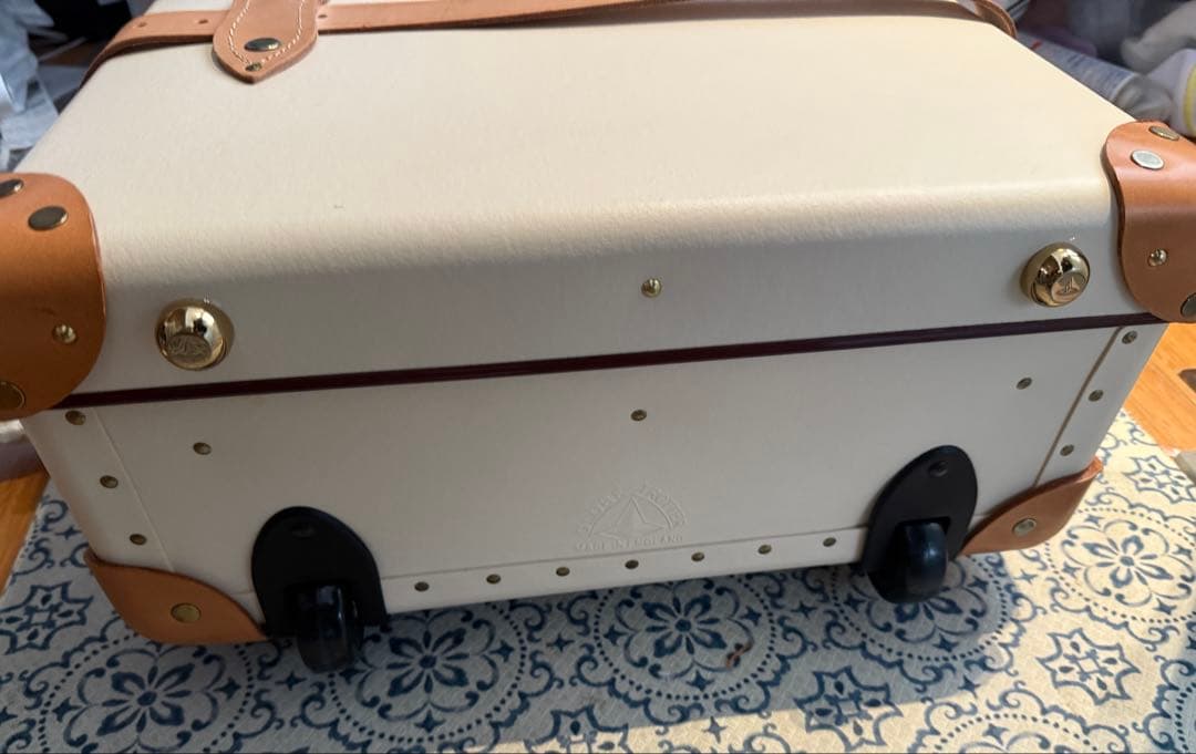 グローブトロッター　サファリ　アイボリーカラー新品未使用！