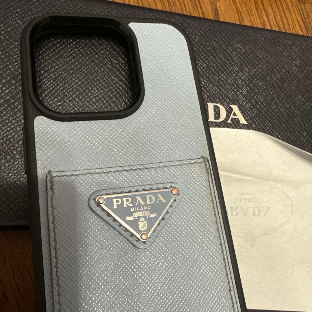 PRADA iPhone16pro ライトブルー　サフィアーノ