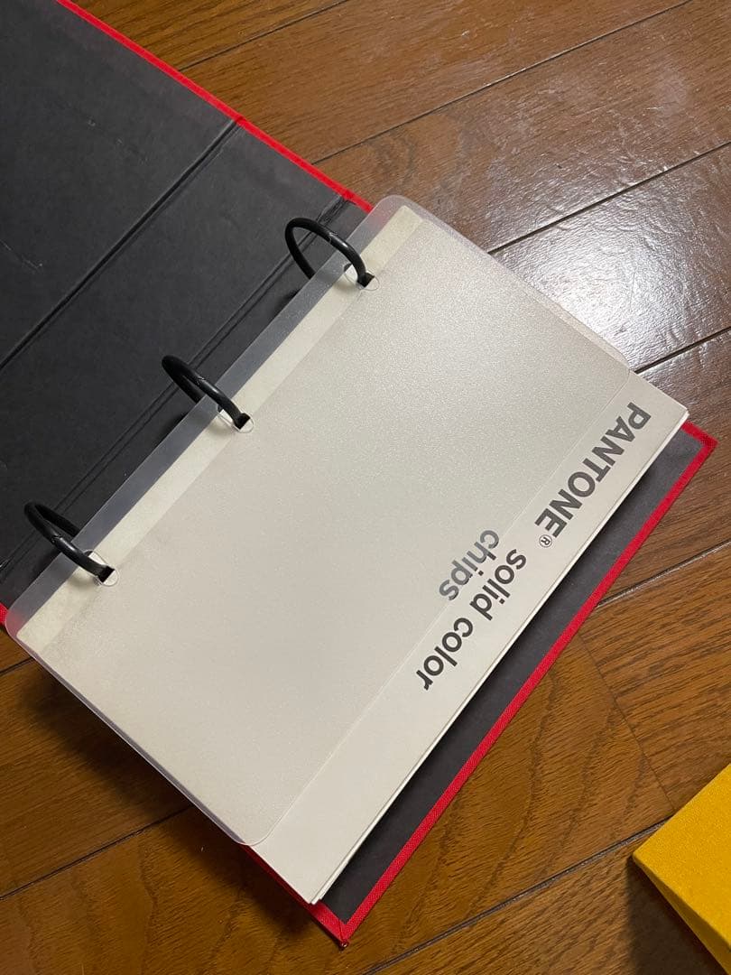PANTONE ソリッドチップブック コーティング・未コーティング