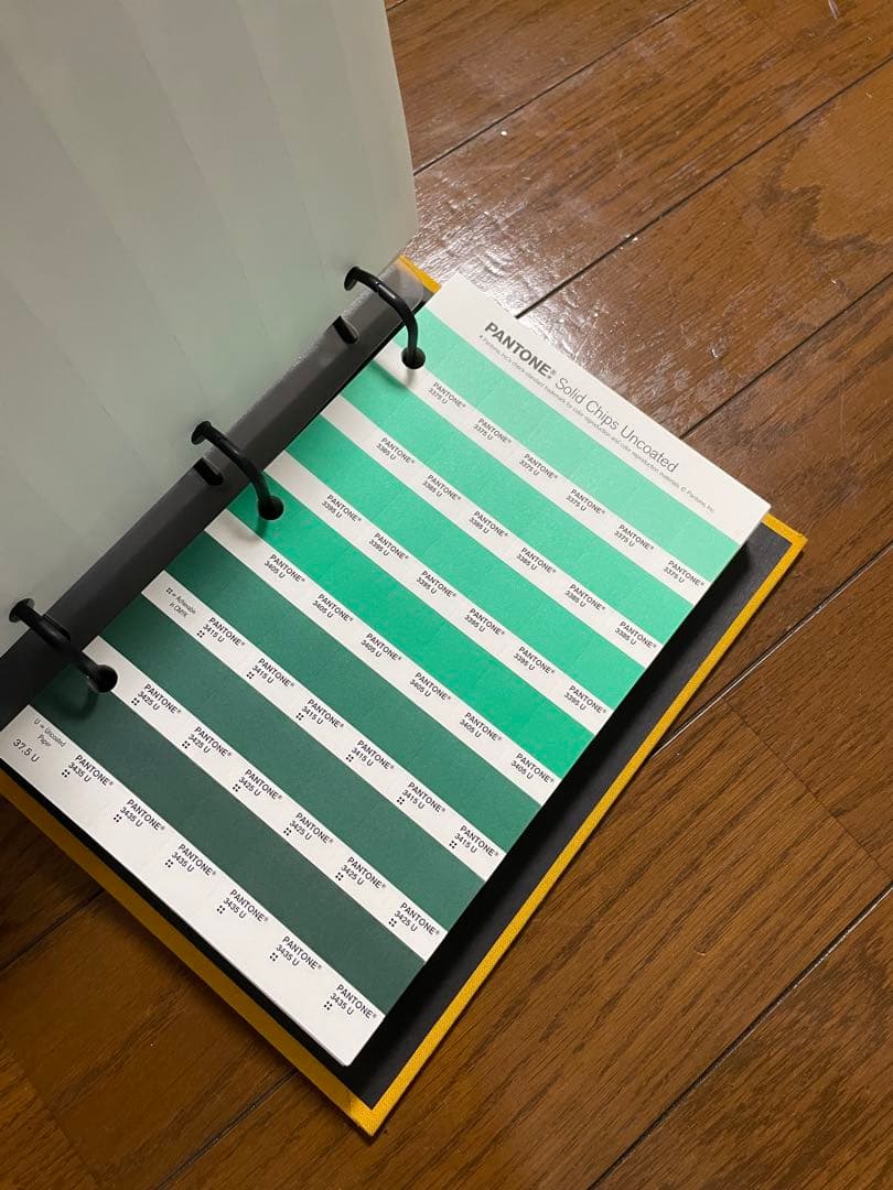 PANTONE ソリッドチップブック コーティング・未コーティング