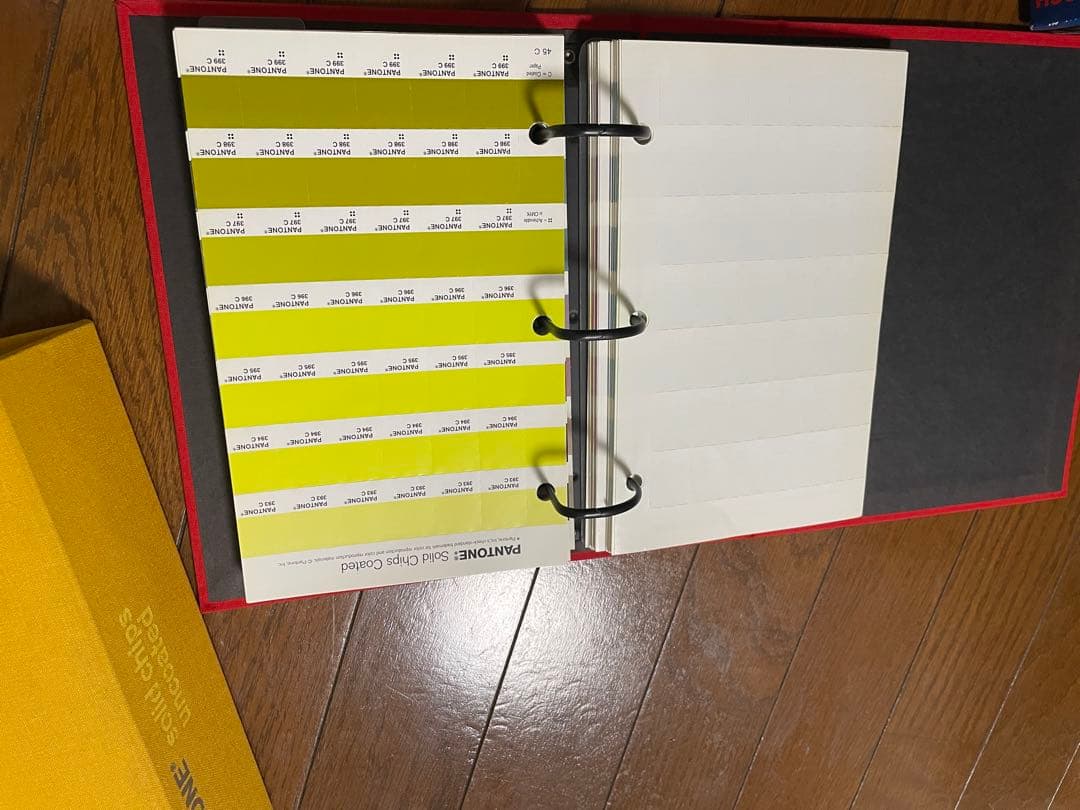 PANTONE ソリッドチップブック コーティング・未コーティング
