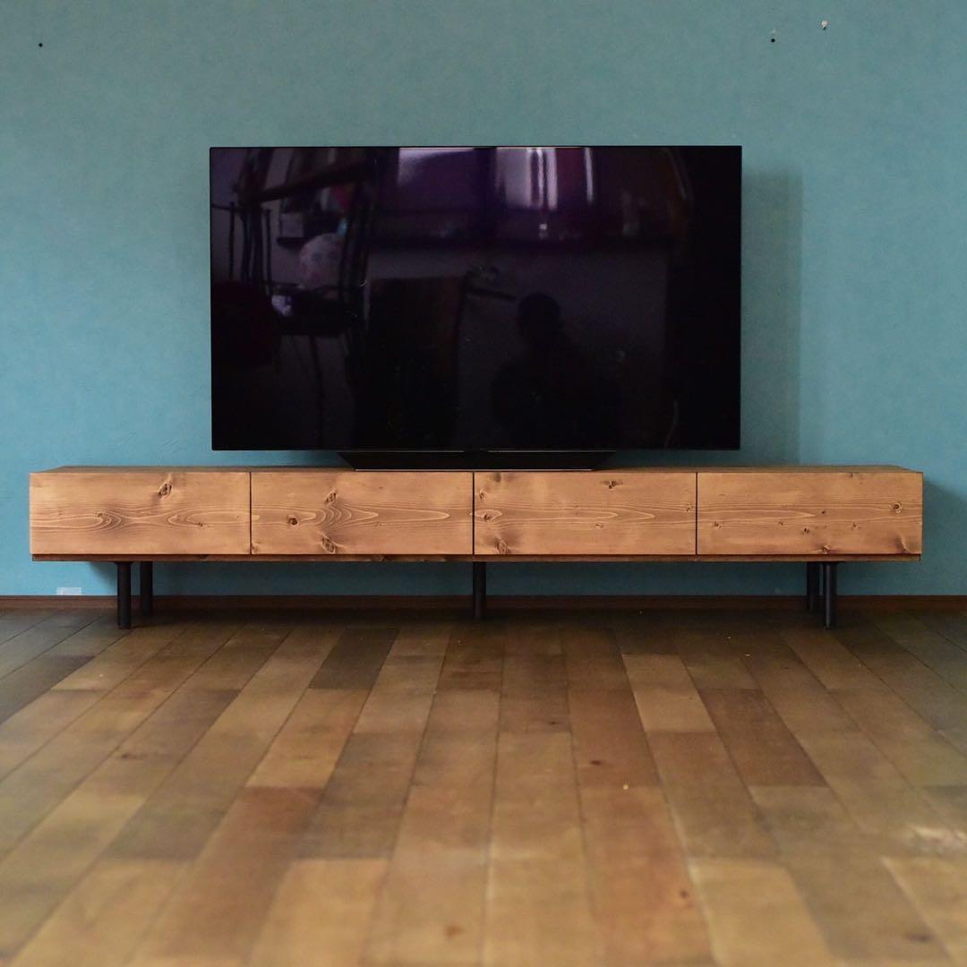 テレビボード200㎝ミディアムブラウン色　鉄脚　無垢材