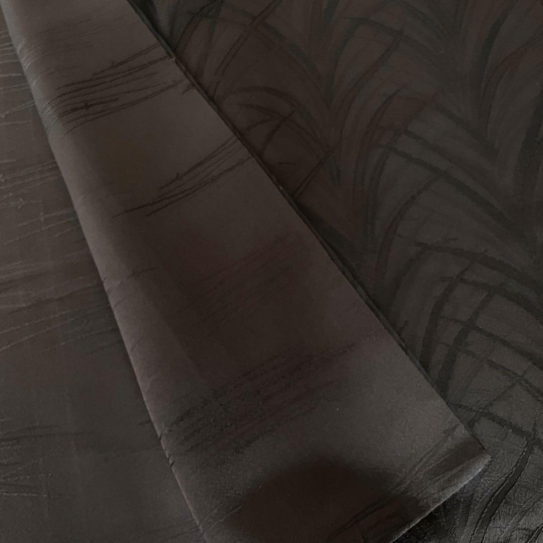 焦茶のような濃紫のような深みの色　大王松地紋　色無地