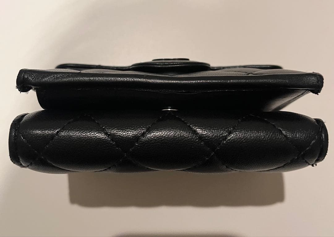 CHANEL シャネル　ラムスキン　マトラッセ　Wホック　三つ折財布