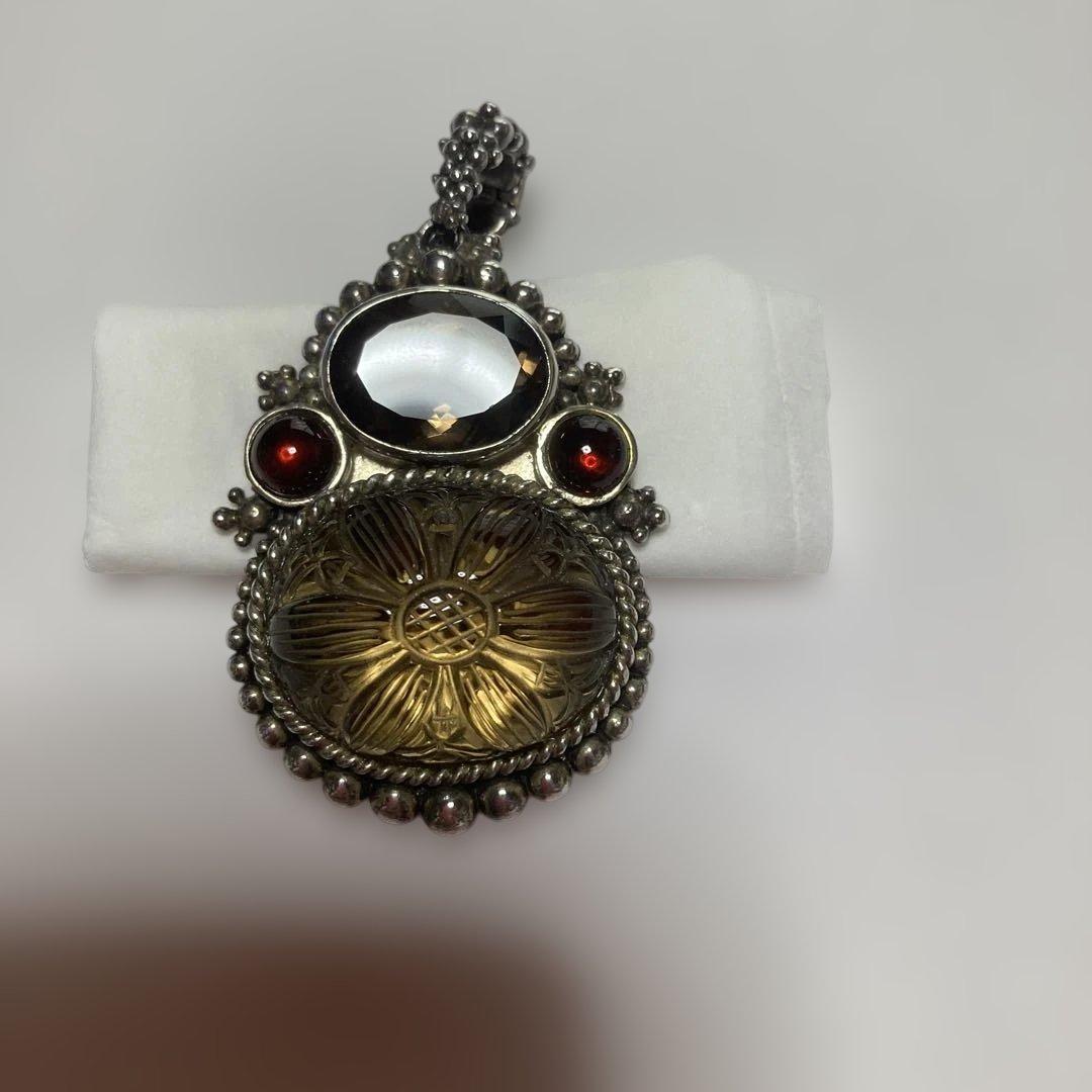 スティーブンデュエッグ　ネックレストップ